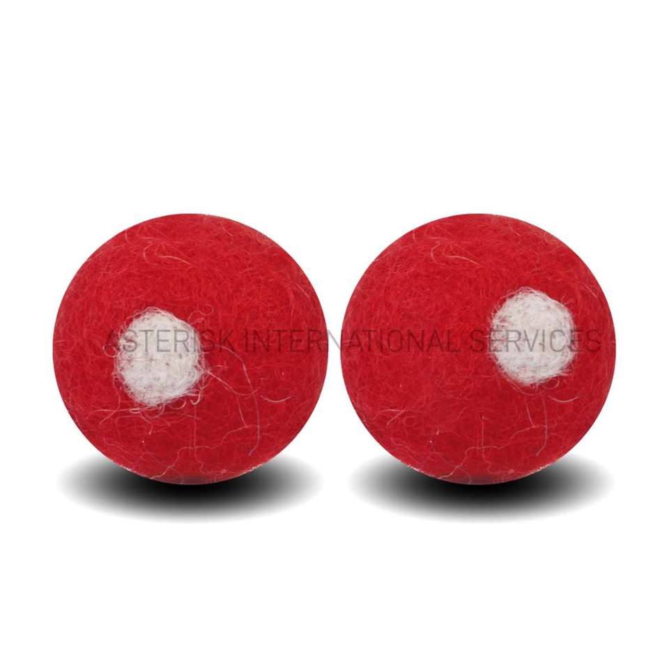 polka-dotted-felt-balls